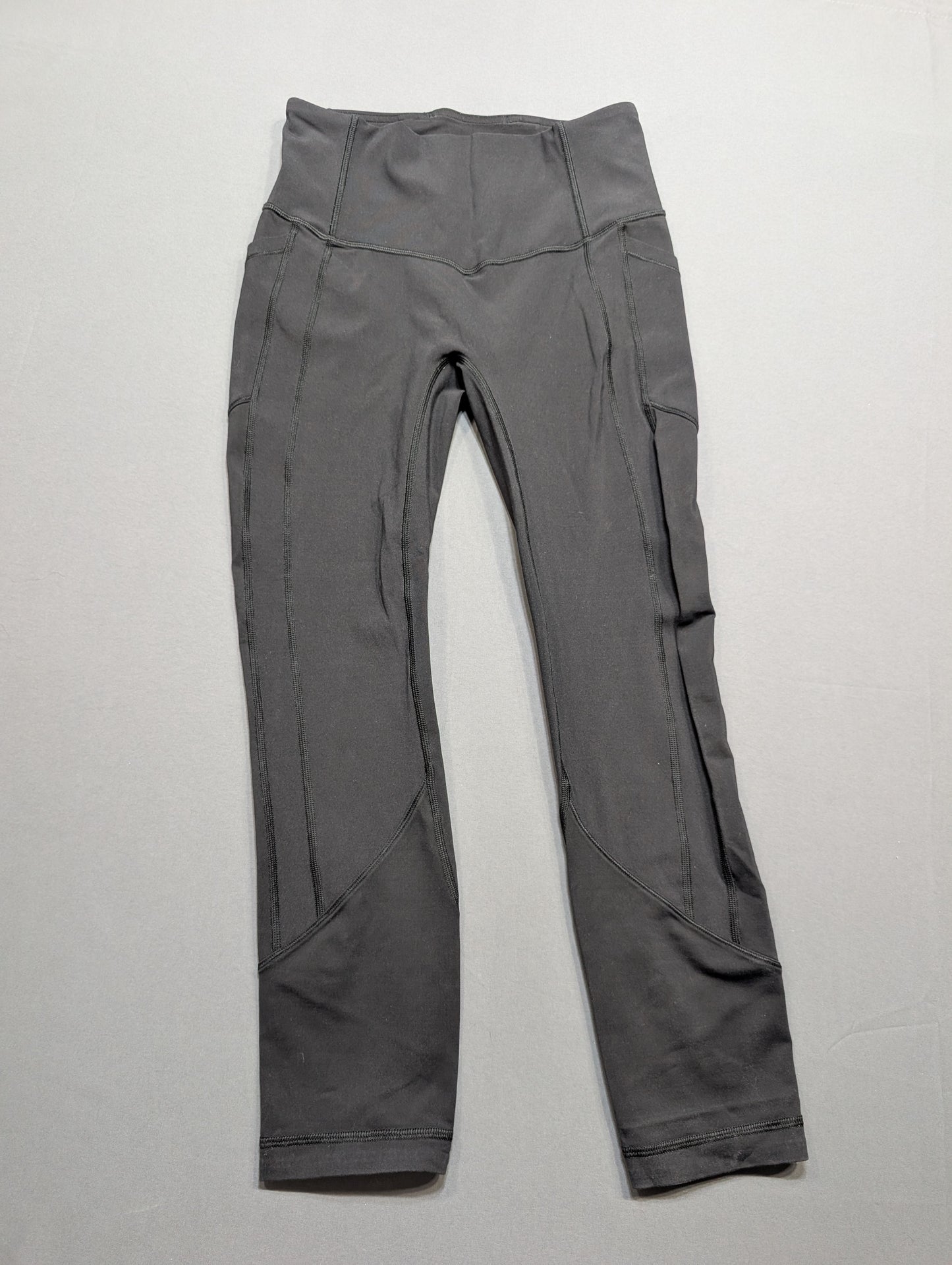Like new lululemon high-rise black leggings with pockets