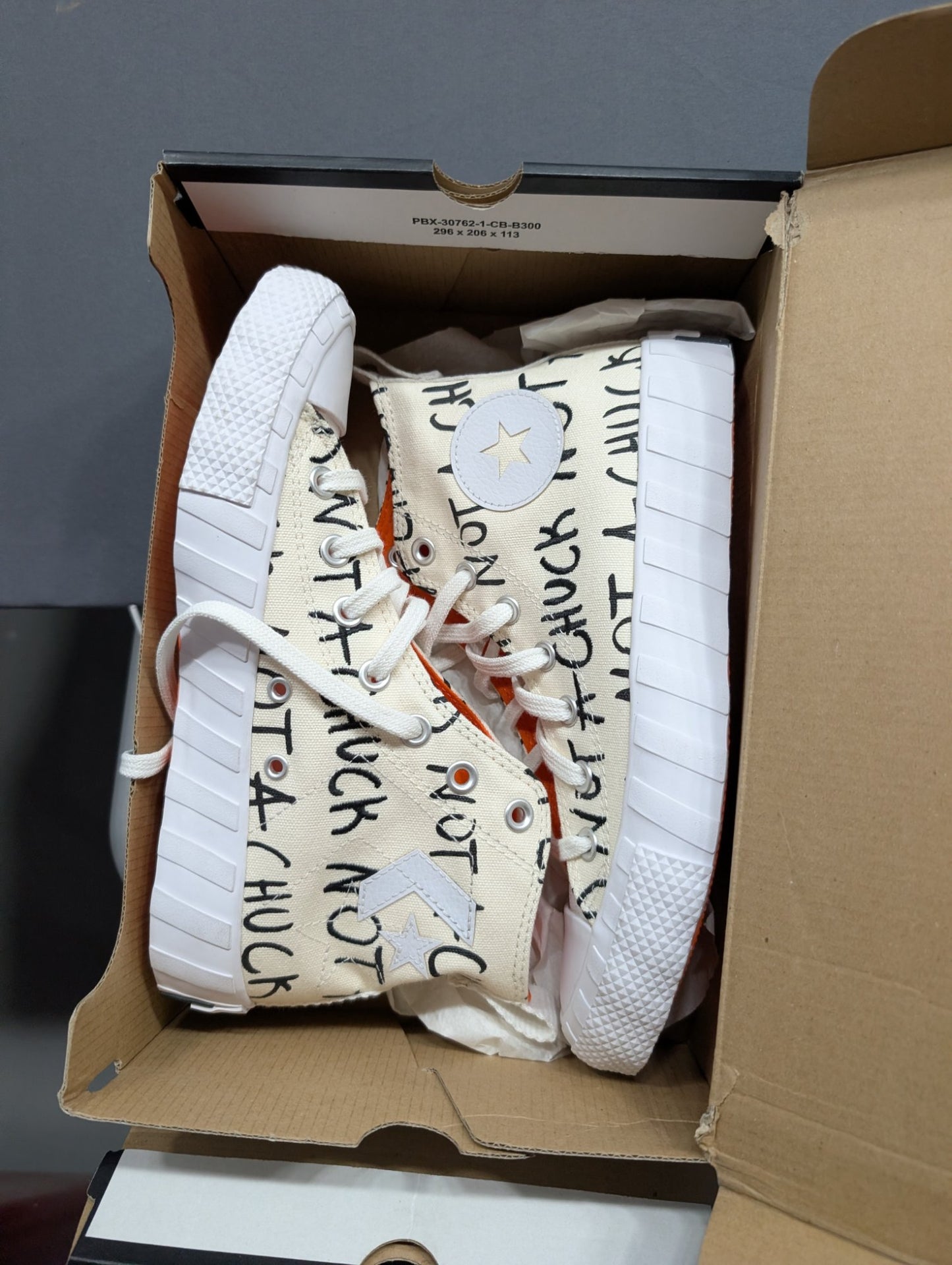 Converse UNT1TL3D Hi Kids Sneaker Egret/White/Bold Mandarin Sz 6
