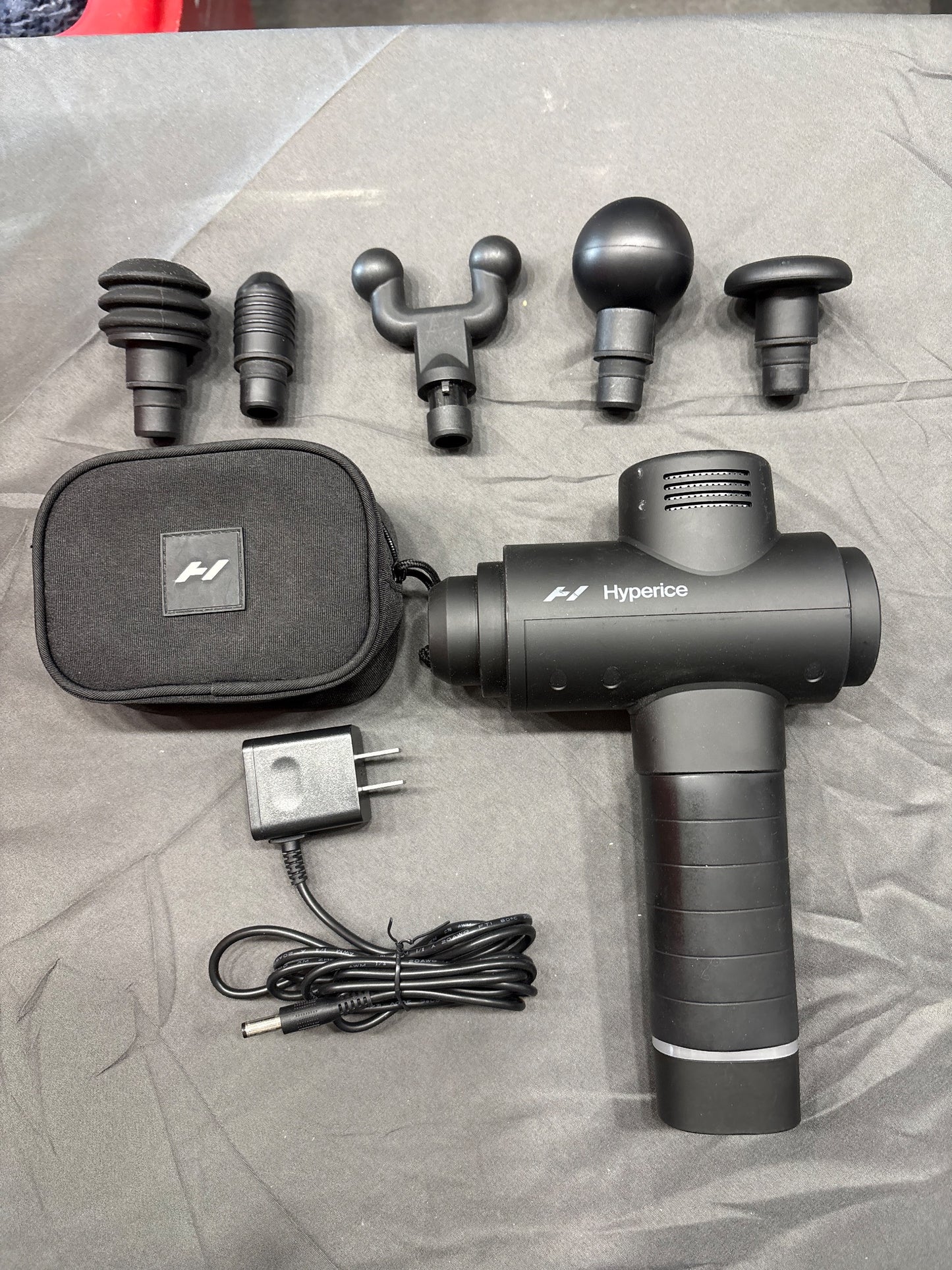 Hyperice Hypervolt 2 Percussion Massage Gun HV2001 w/ 5 Heads