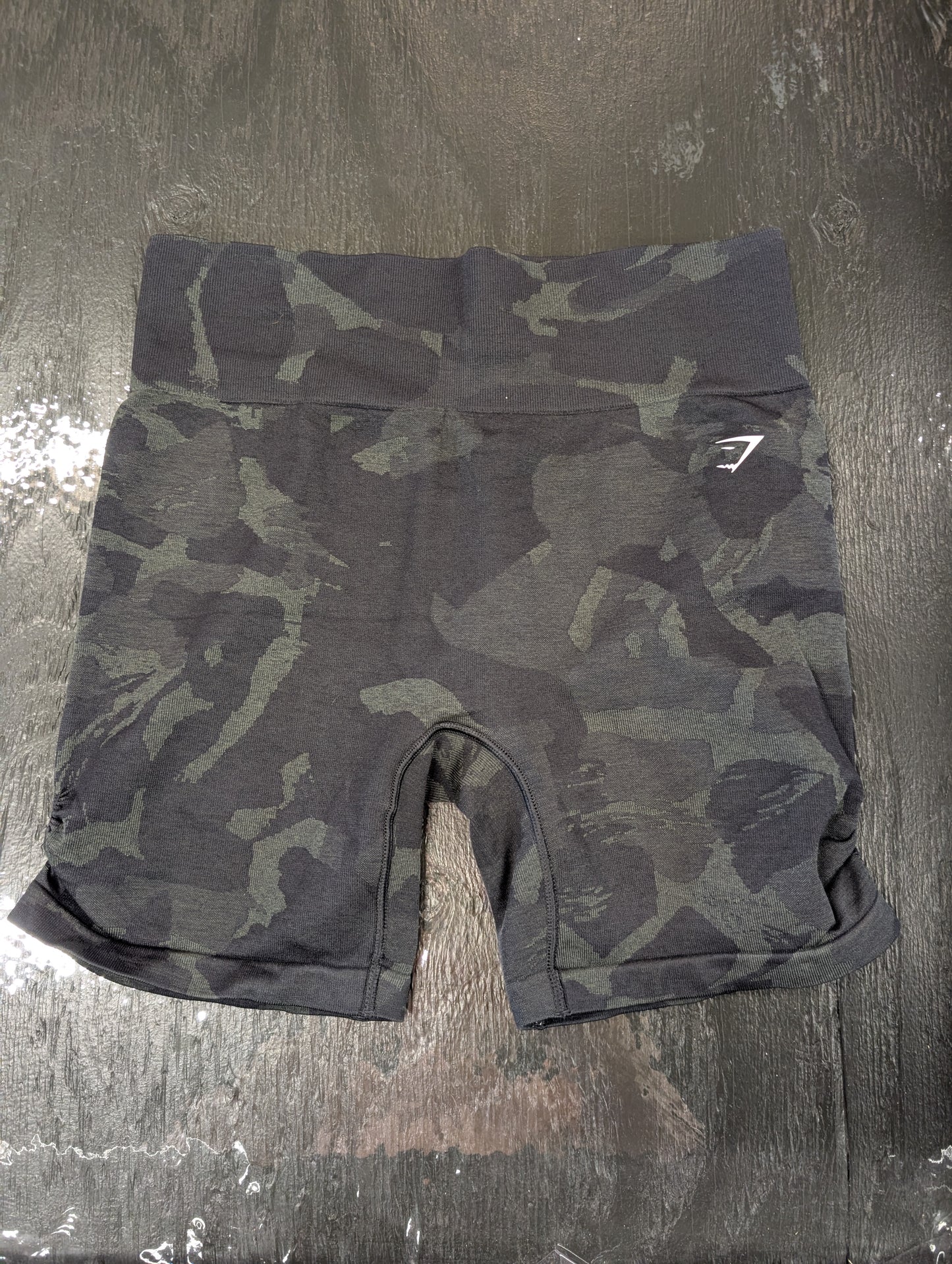 Men's Gymshark Black Camo Seamless Shorts, Size L