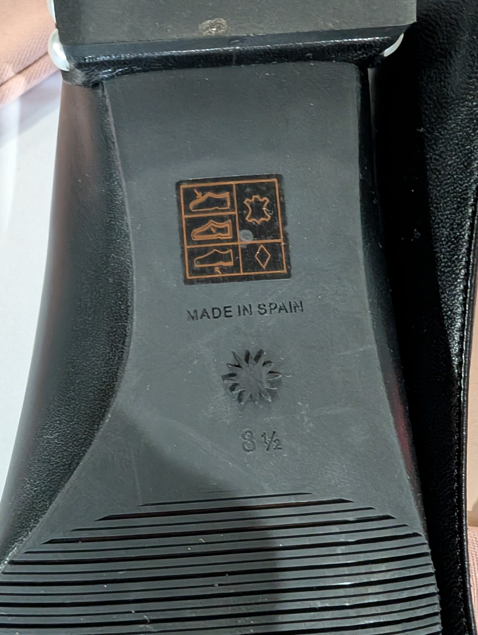 Stuart Weitzman Black Pearl Heel Leather Pumps – Like New