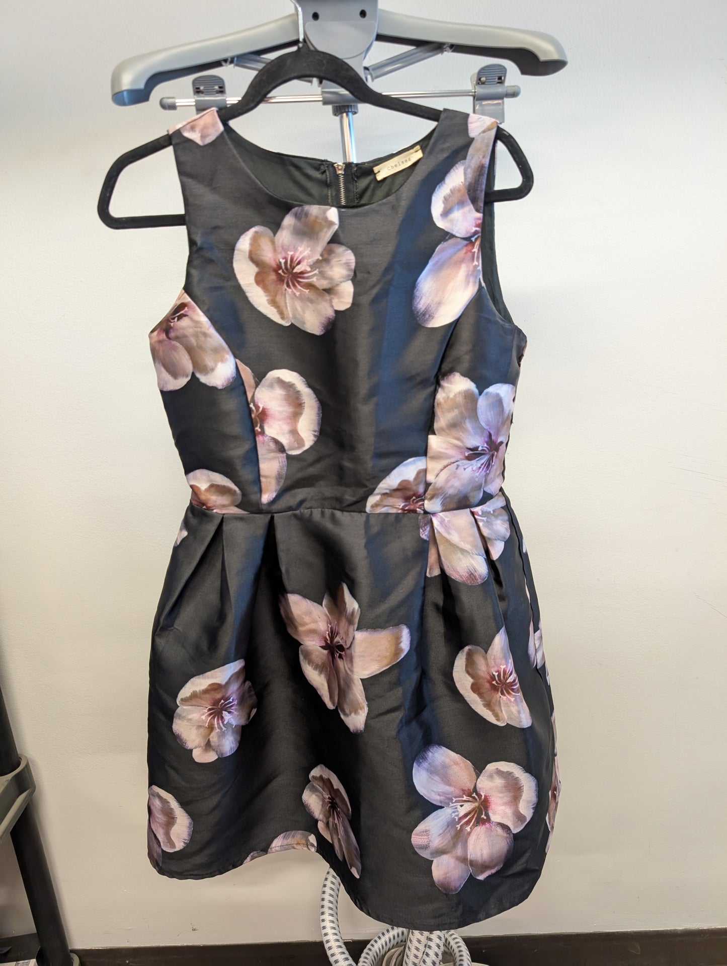 Chelsea Black Floral Sleeveless Dress