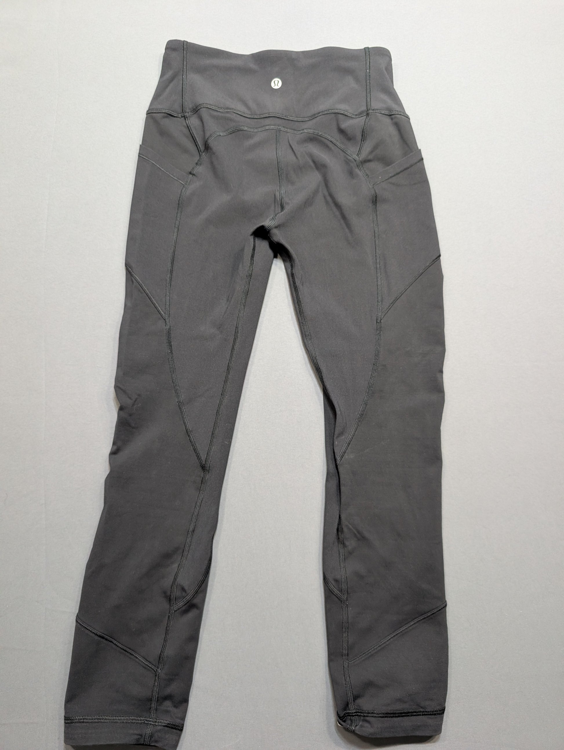 Like new lululemon high-rise black leggings with pockets