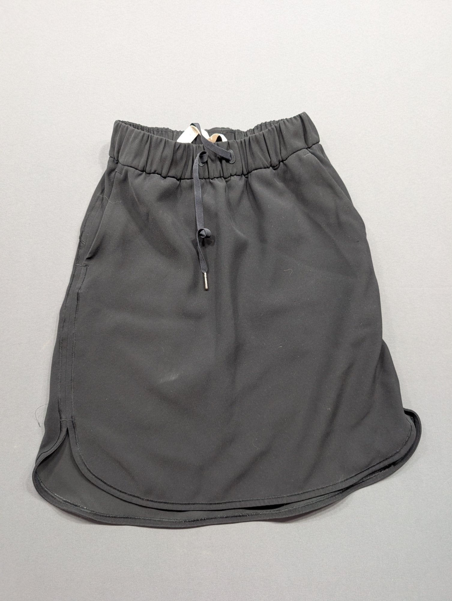 Lululemon Women's Athletic Shorts Gray Size 4 Drawstring