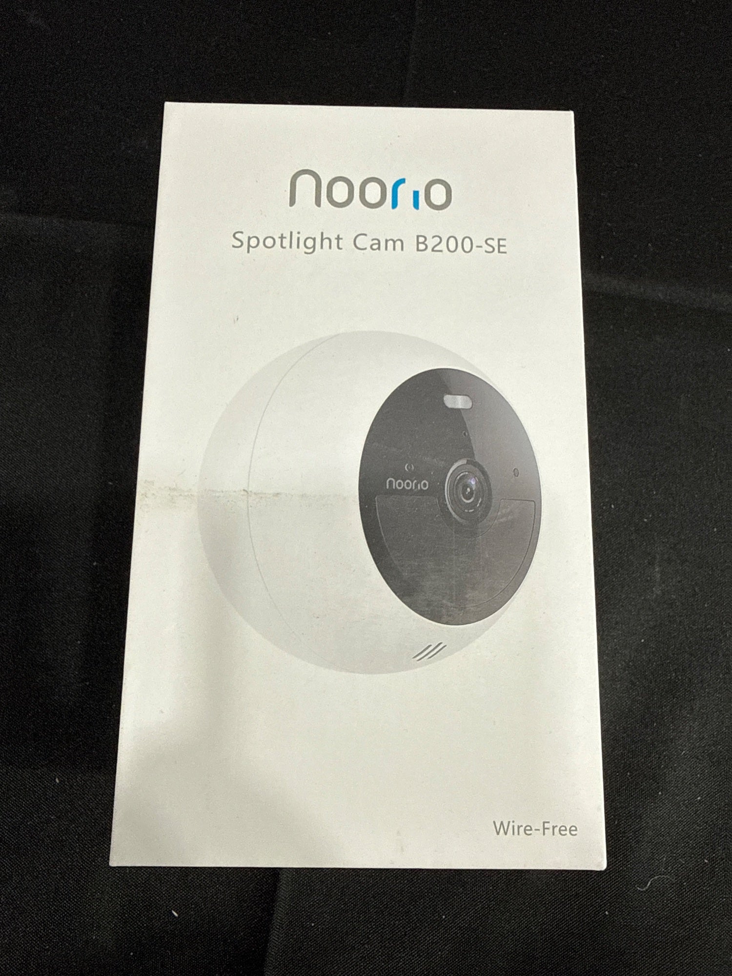 Noorio Spotlight Cam B200-SE Wire-Free Security Camera 1080p