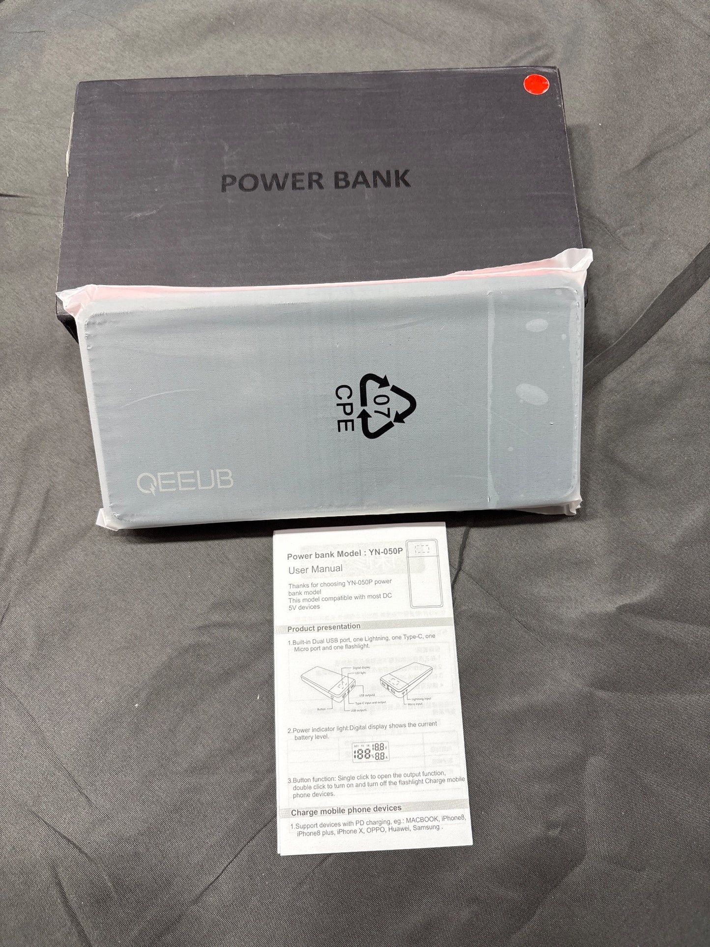 QEEUB YN-050P 30000mAh Power Bank USB-C PD 22.5W Portable Charger