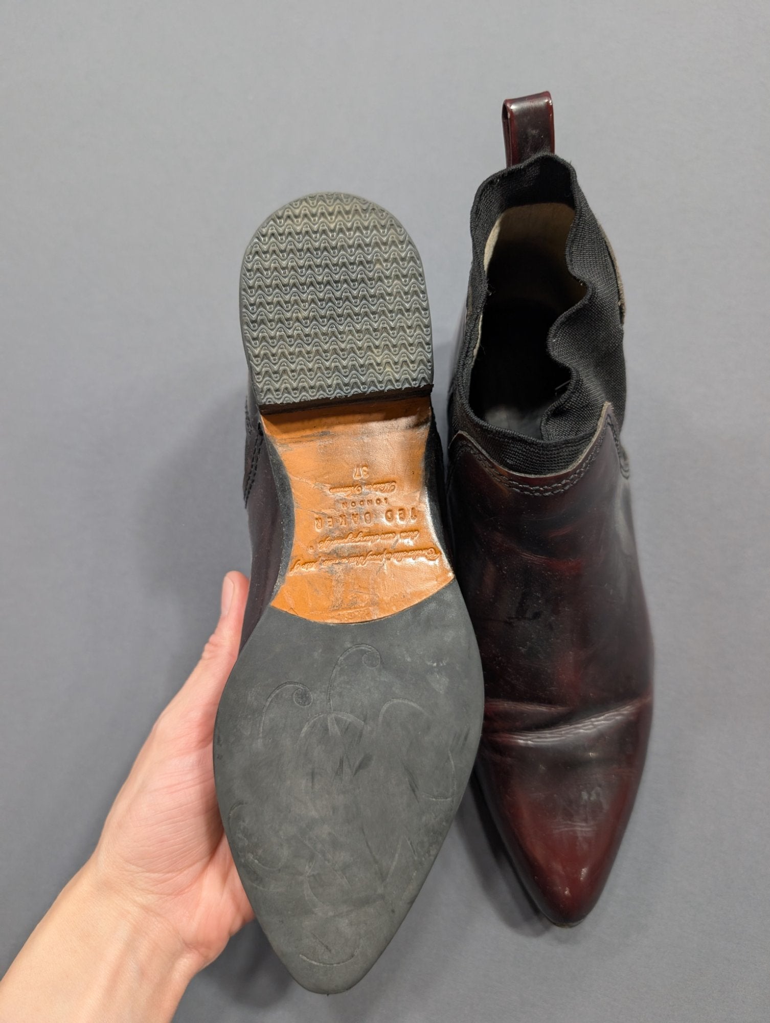 Ted Baker London Burgundy Leather Chelsea Ankle Boot Pointed Toe Sz 37