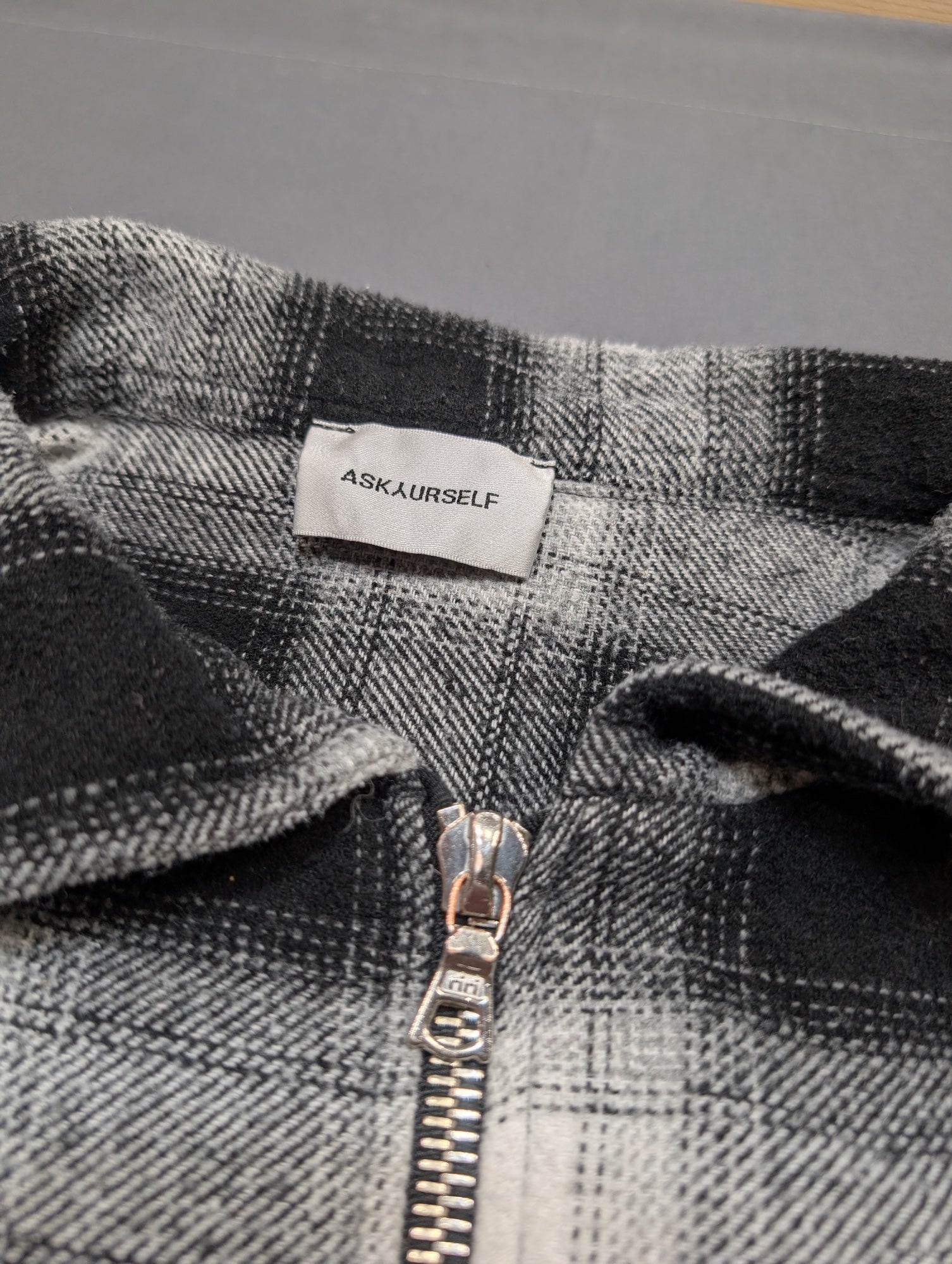 ASKYURSELF Plaid Flannel Zip-Up Short Sleeve Shirt Grey Black Size L