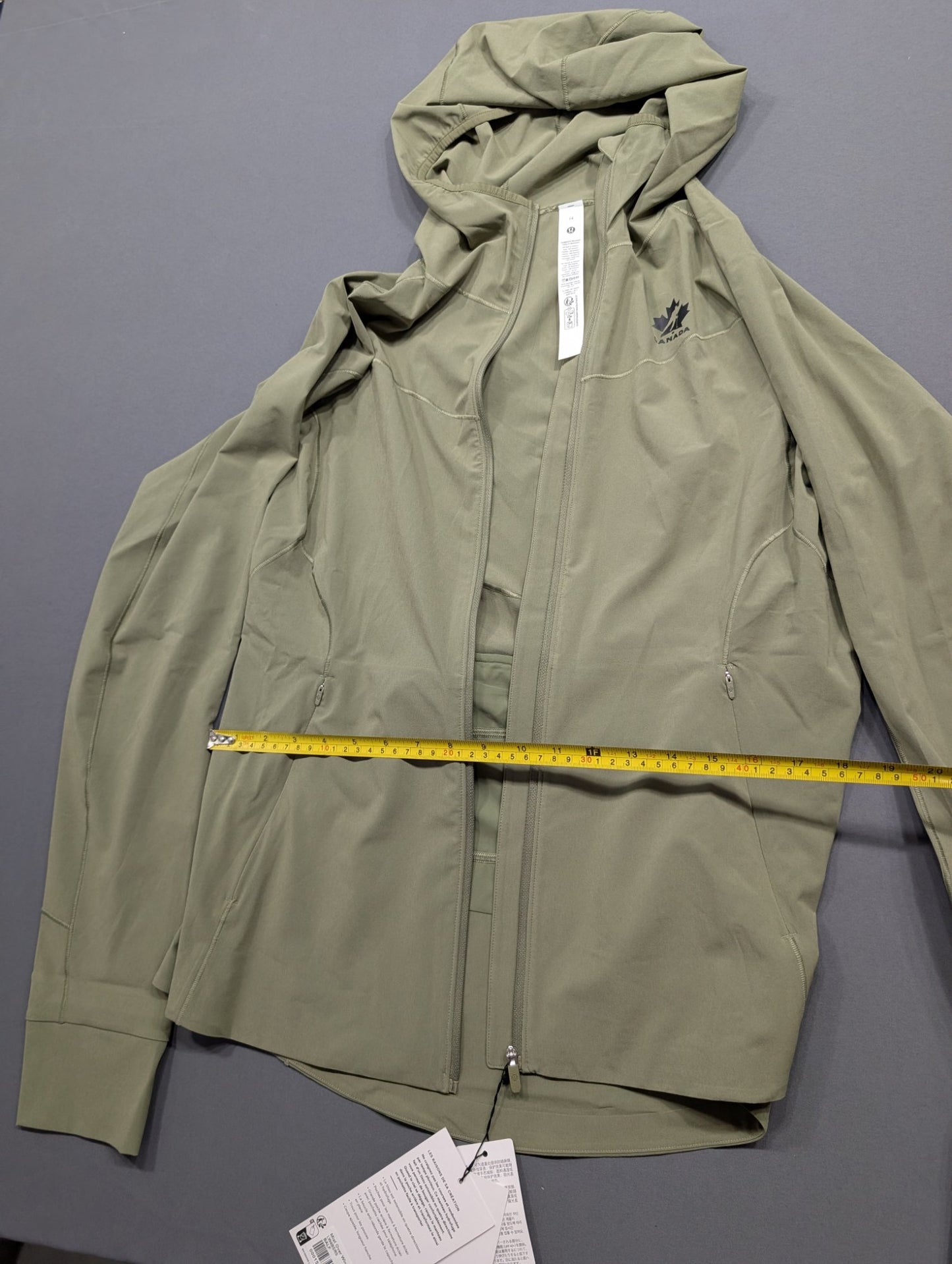 Lululemon Mist Over Windbreaker Team Canada Hooded Jacket Sz 14