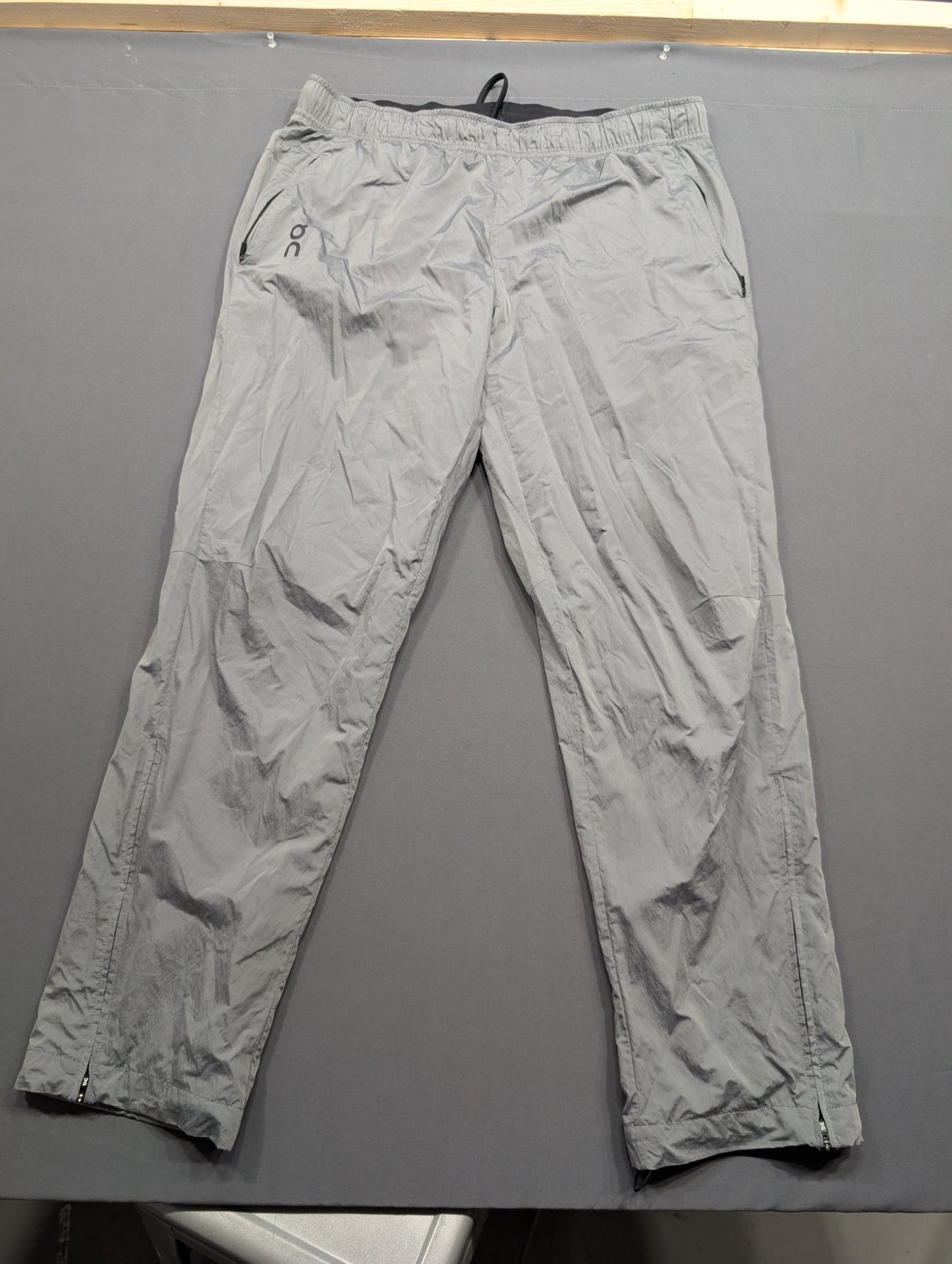 On Running Court Pants Men's L Gray Lightweight Running Track Pants