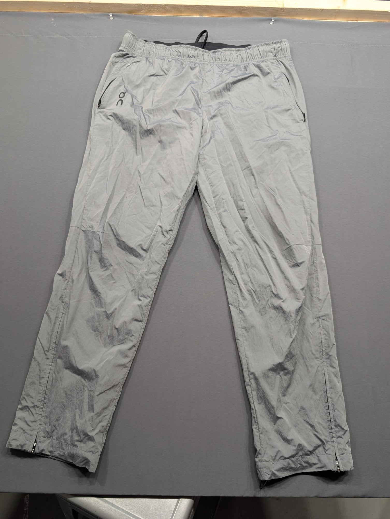On Running Court Pants Men's L Gray Lightweight Running Track Pants