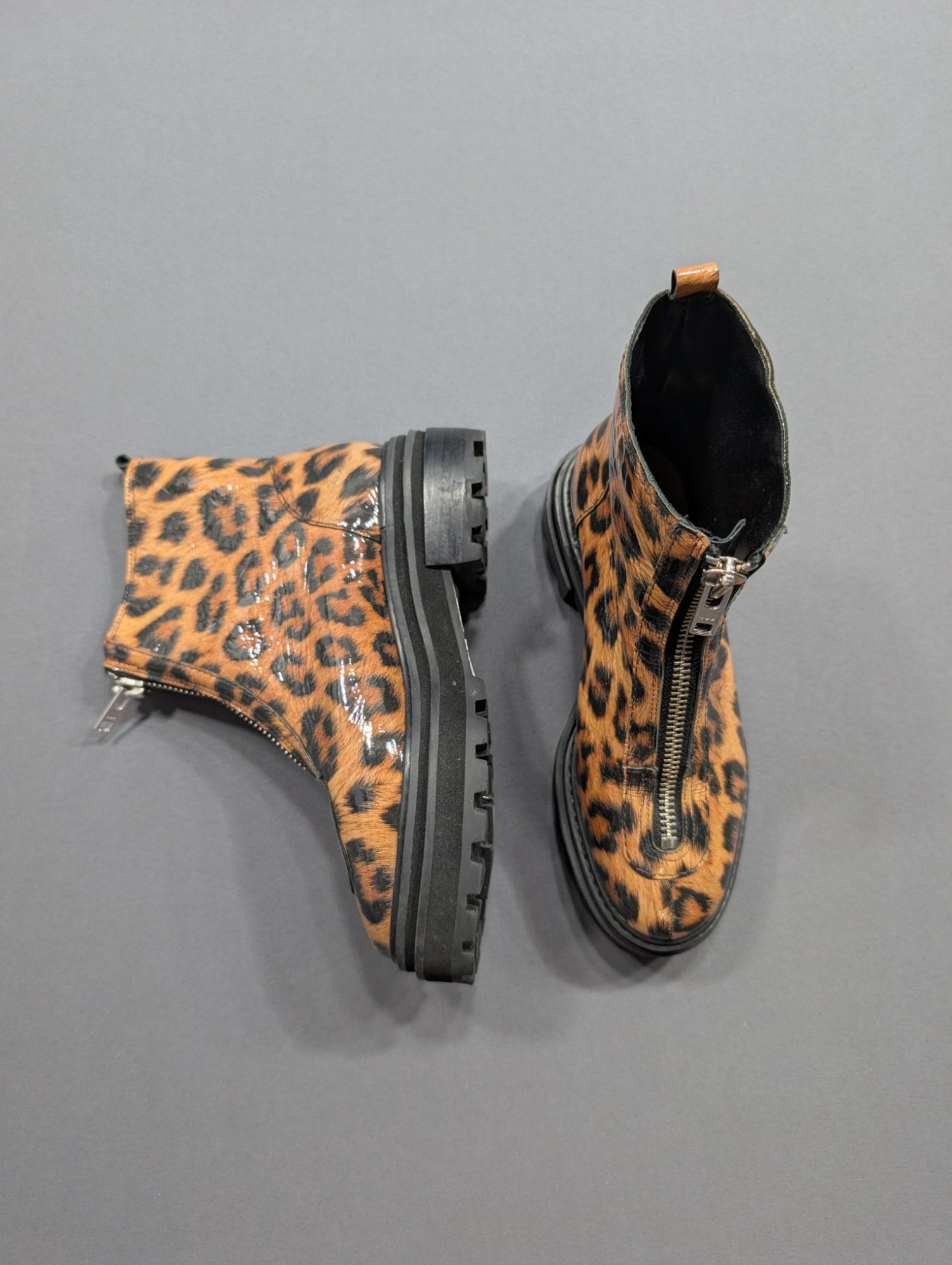 Schutz S-Marylle Leopard Print Ankle Boots Sz 7 Front Zip