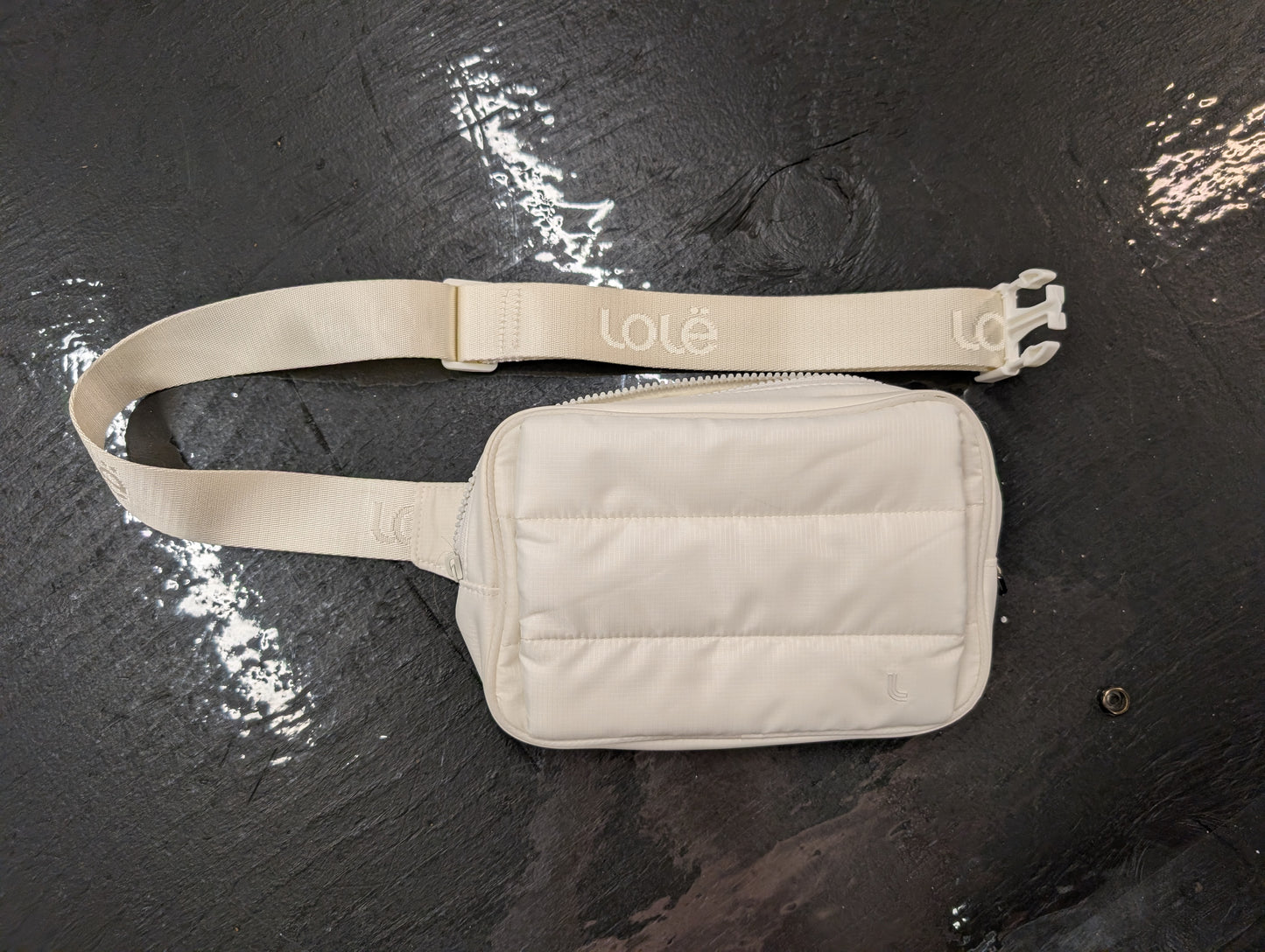 Lolë white belt bag with adjustable strap
