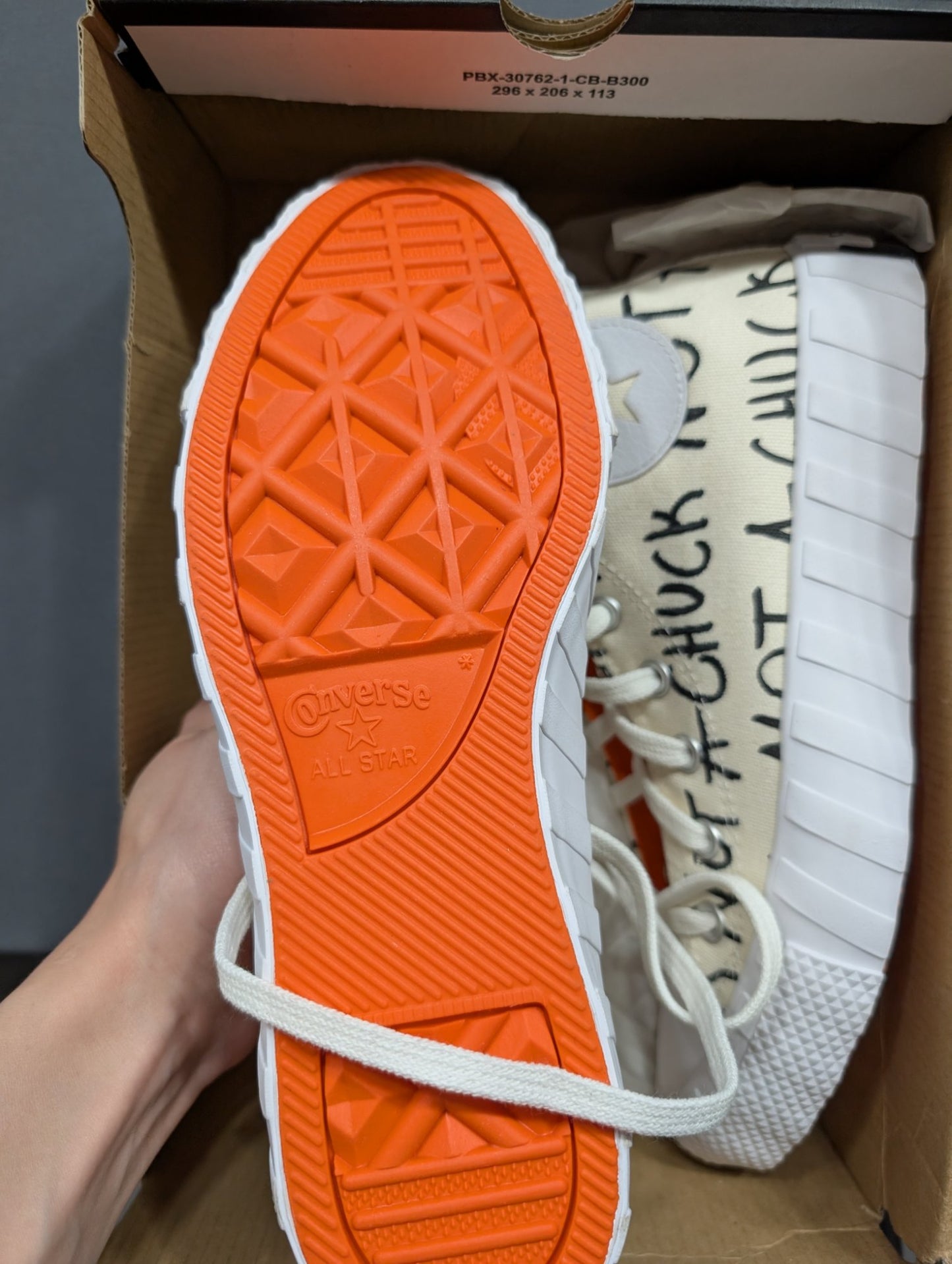 Converse UNT1TL3D Hi Kids Sneaker Egret/White/Bold Mandarin Sz 6