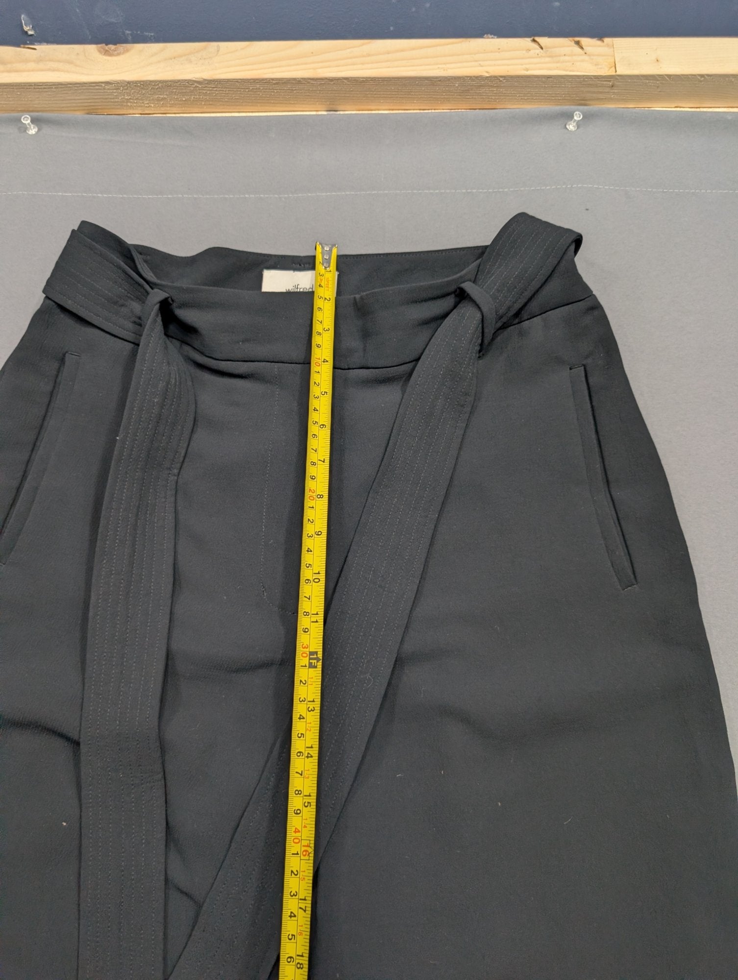 Wilfred Black Belted High-Rise Trousers Size 12 Ankle Pants