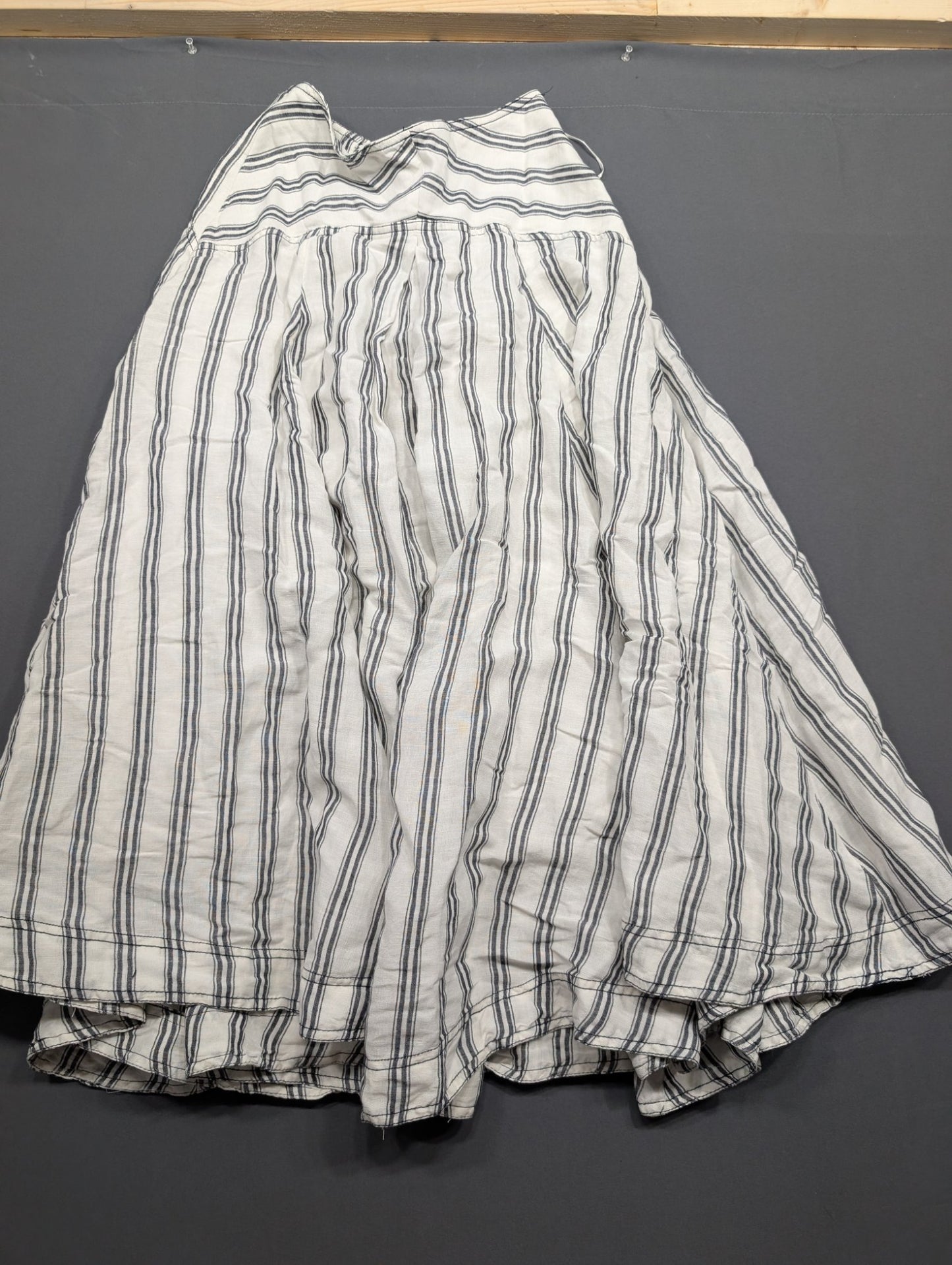 Pilcro Striped Maxi Skirt Smocked Waist Size S White Navy