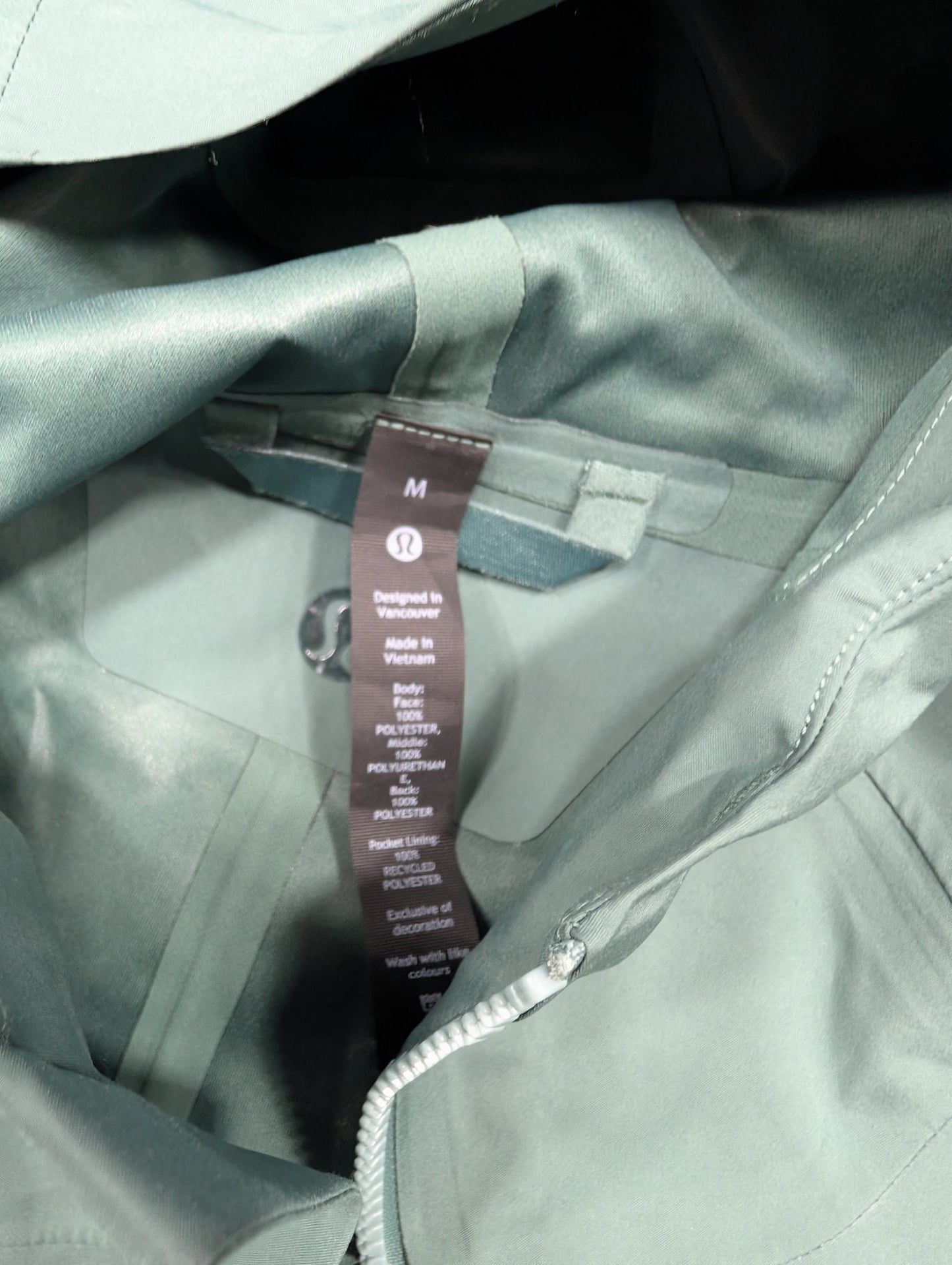 Lululemon Women's Hooded Rain Jacket Size M Sage Green Waterproof