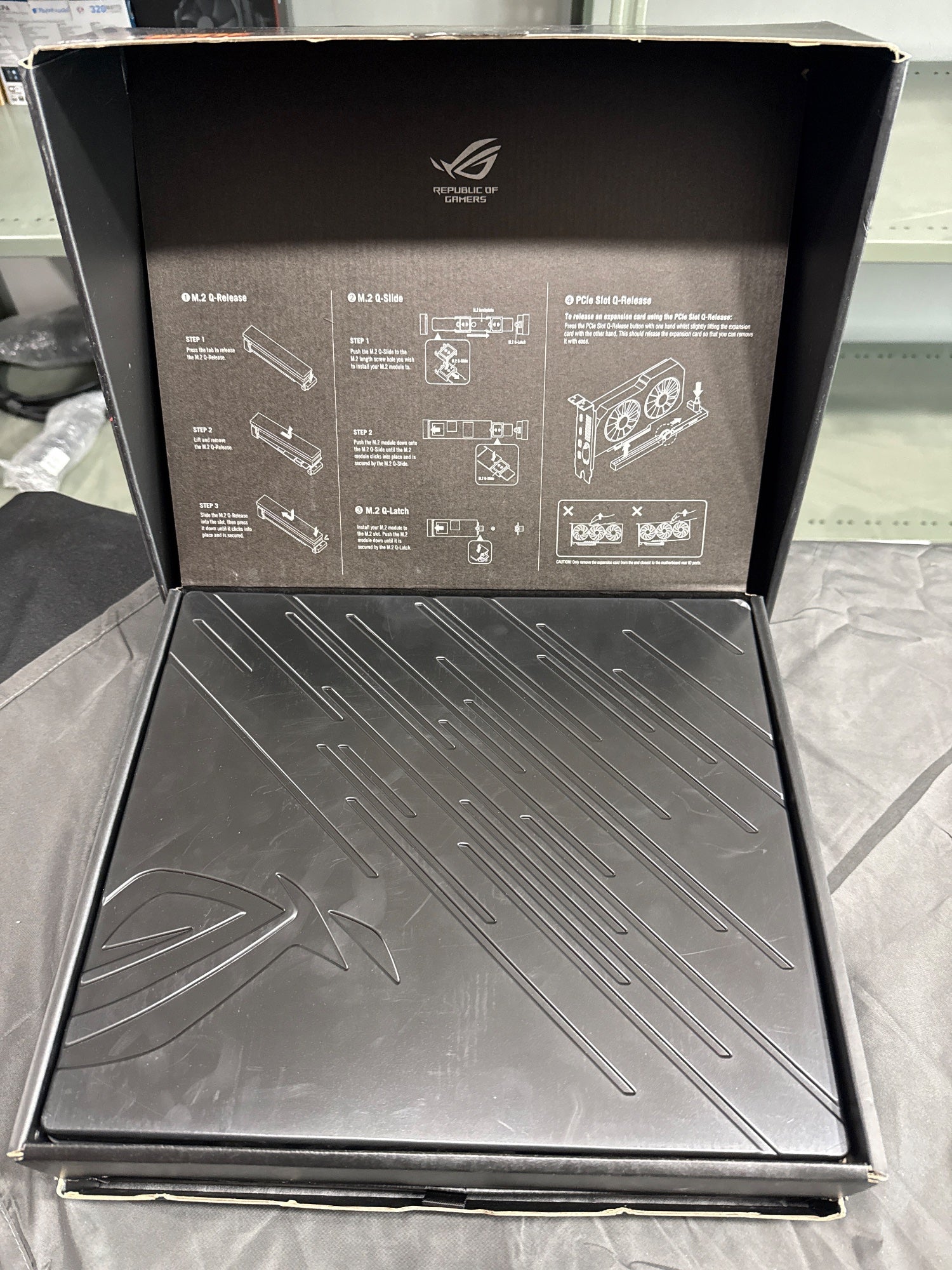 ASUS ROG Crosshair X870E Dark Hero AM5 Gaming Motherboard