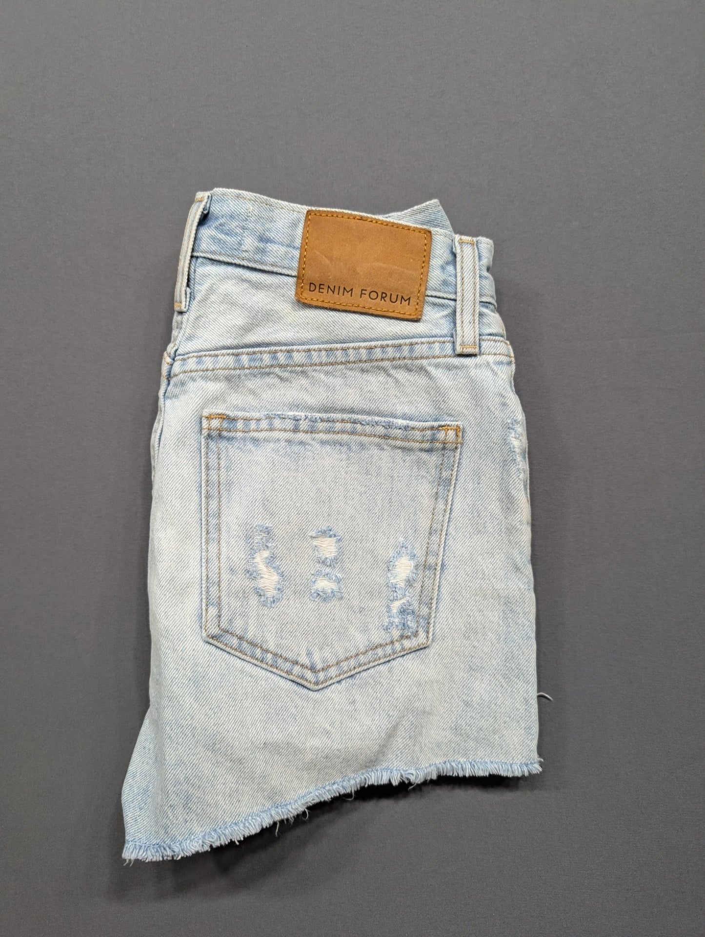 Denim Forum The Yoko Short Women's Size 24 Light Wash Distressed