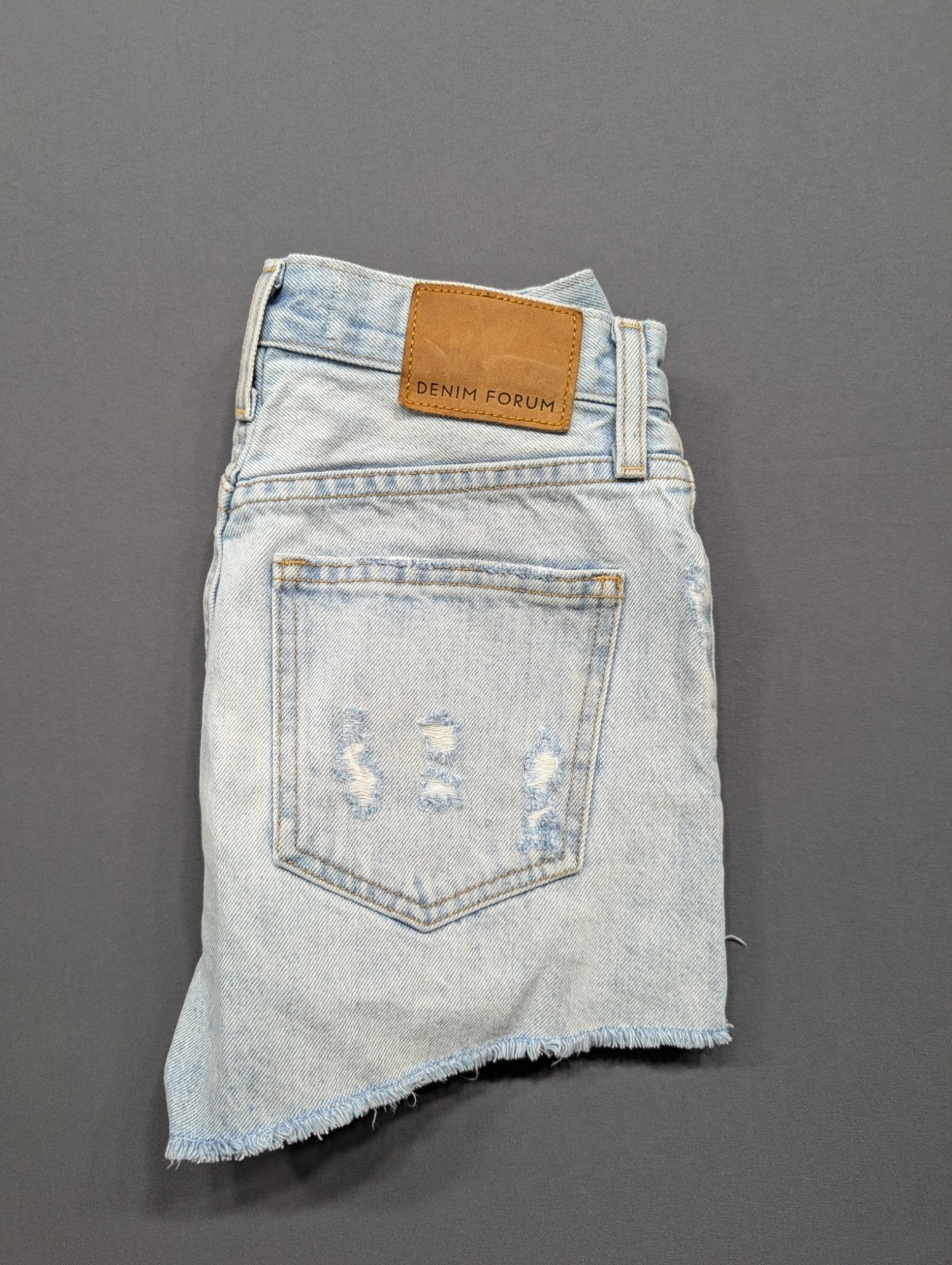 Denim Forum The Yoko Short Women's Size 24 Light Wash Distressed