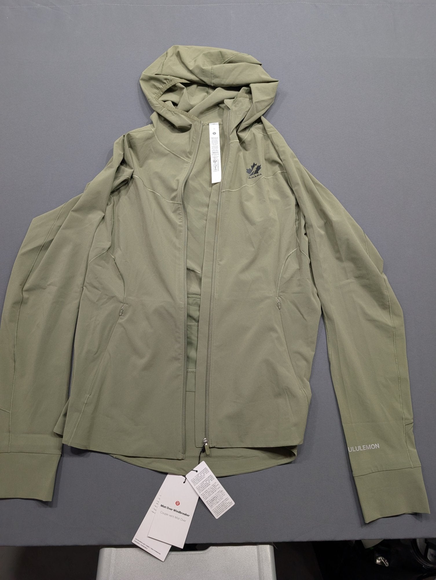 Lululemon Mist Over Windbreaker Team Canada Hooded Jacket Sz 14