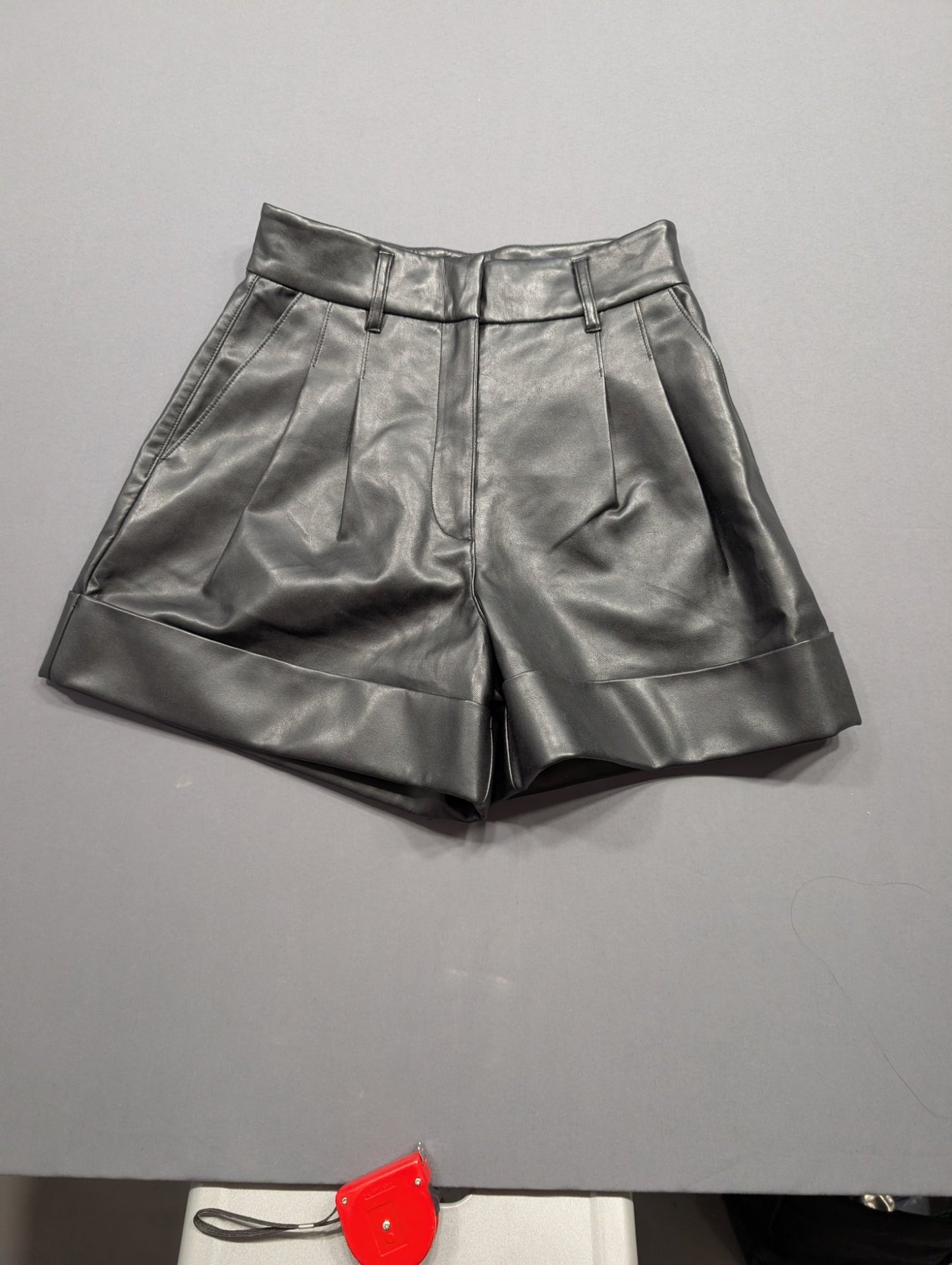 Wilfred Faux Leather High-Rise Pleated Shorts Black Size 4