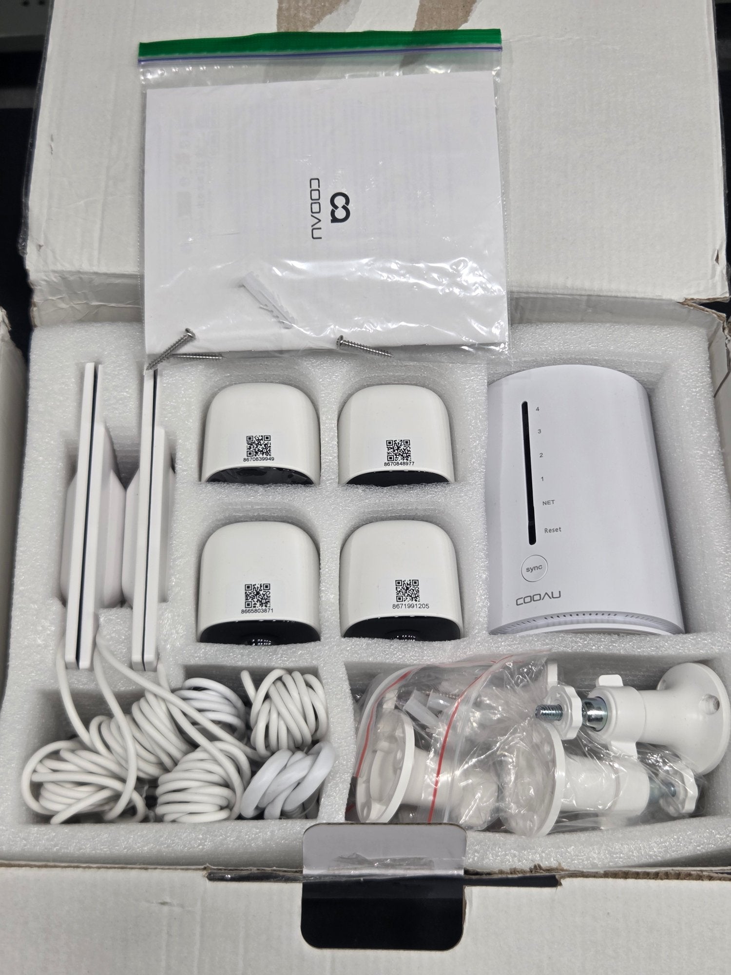COOAU F5 4MP Solar Wireless Home Security Camera System 4-Cam