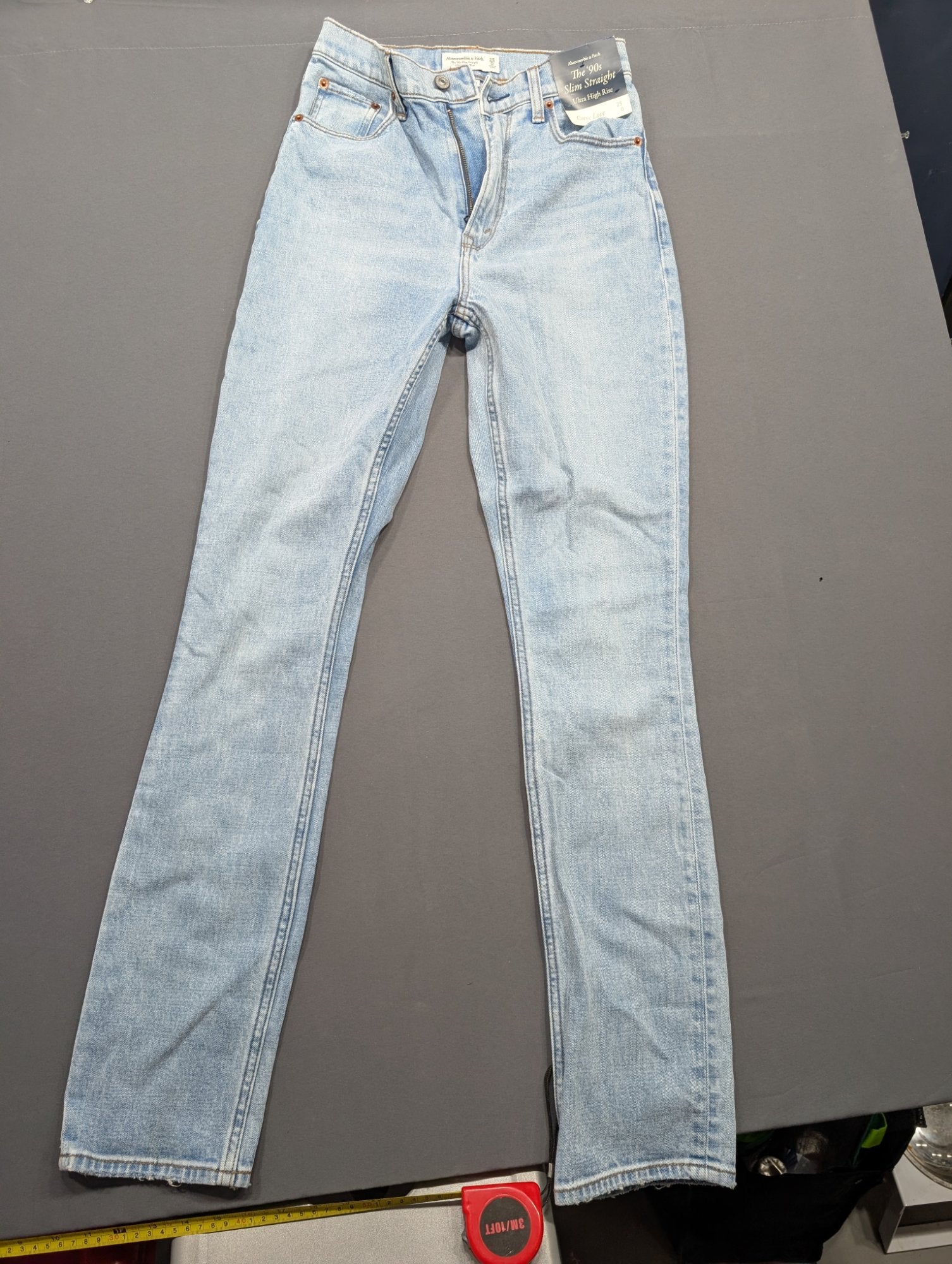 Abercrombie & Fitch '90s Slim Straight Ultra High Rise Jeans 25/0