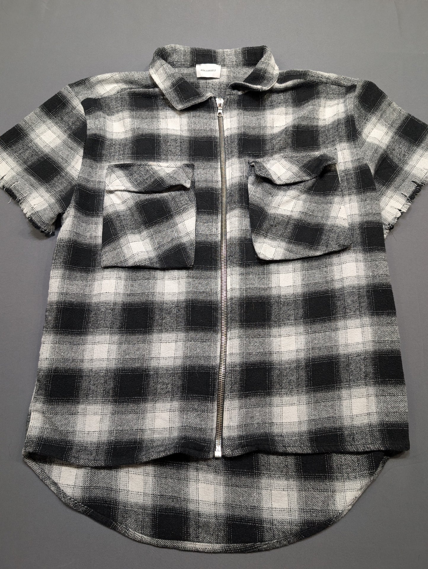 ASKYURSELF Plaid Flannel Zip-Up Short Sleeve Shirt Grey Black Size L