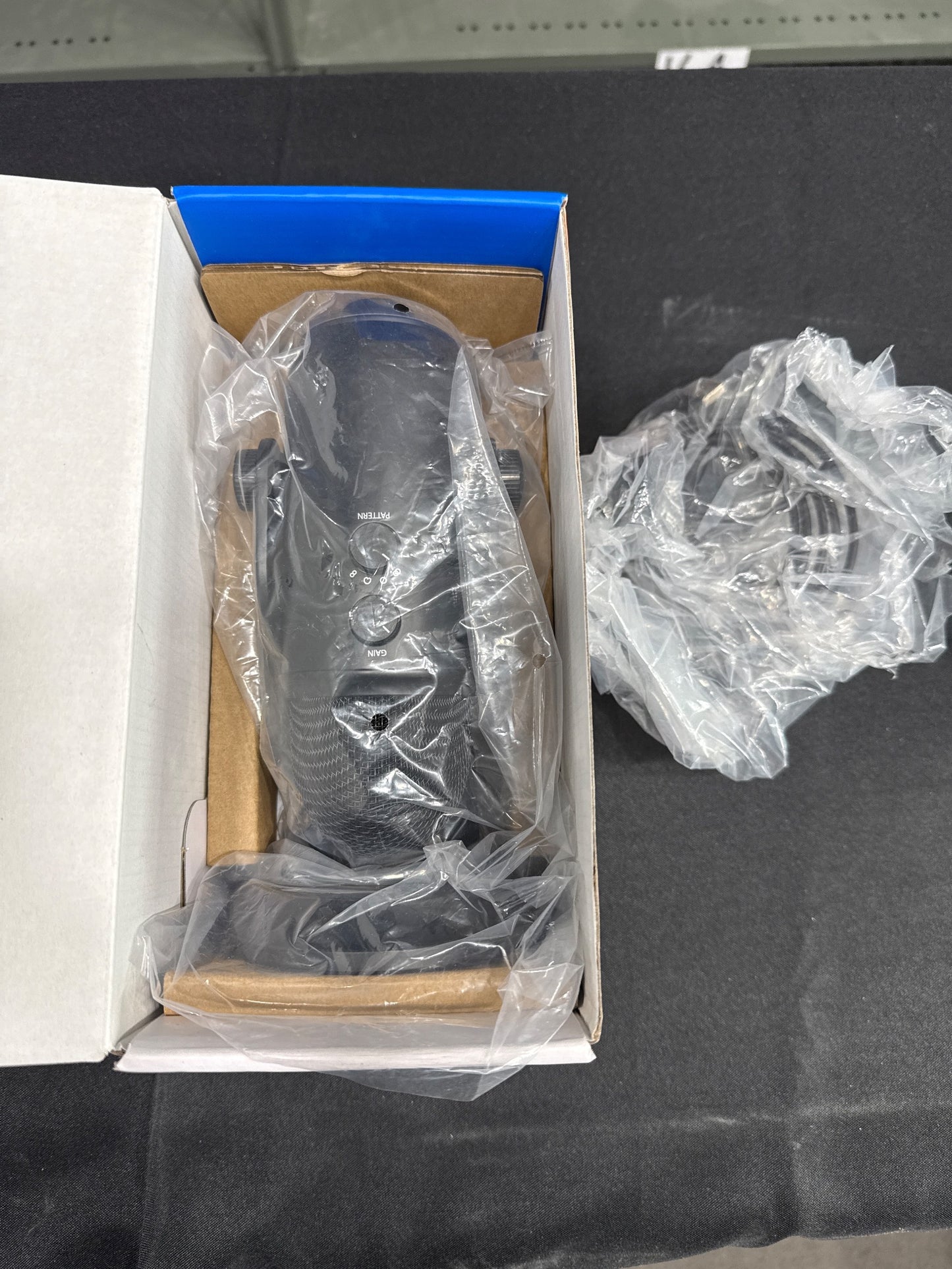 Blue Yeti USB Microphone Black Premium Multi-Pattern Open Box