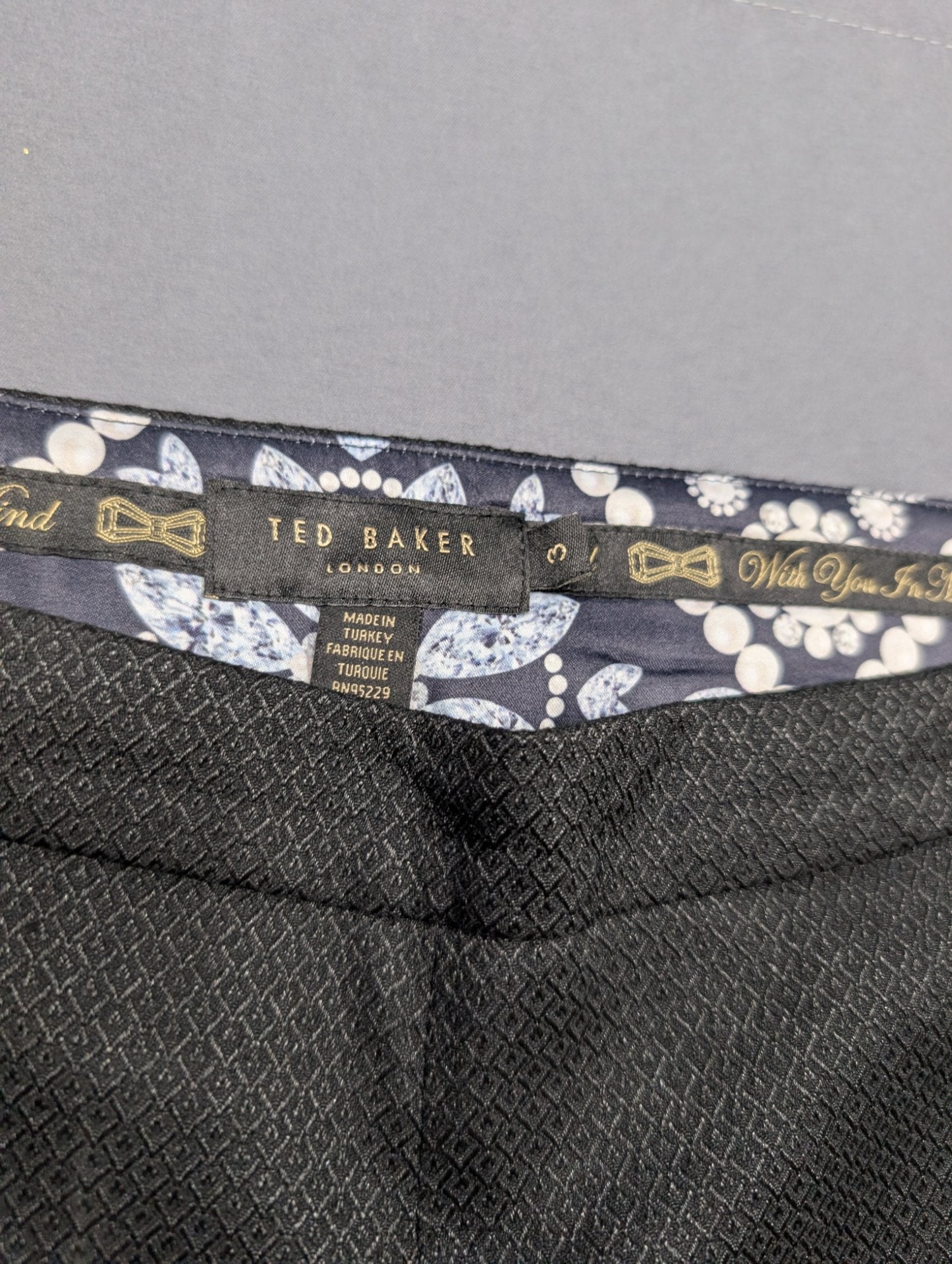 Ted Baker London Women's Black Slim Trousers Sz 3 (US 8) Jacquard