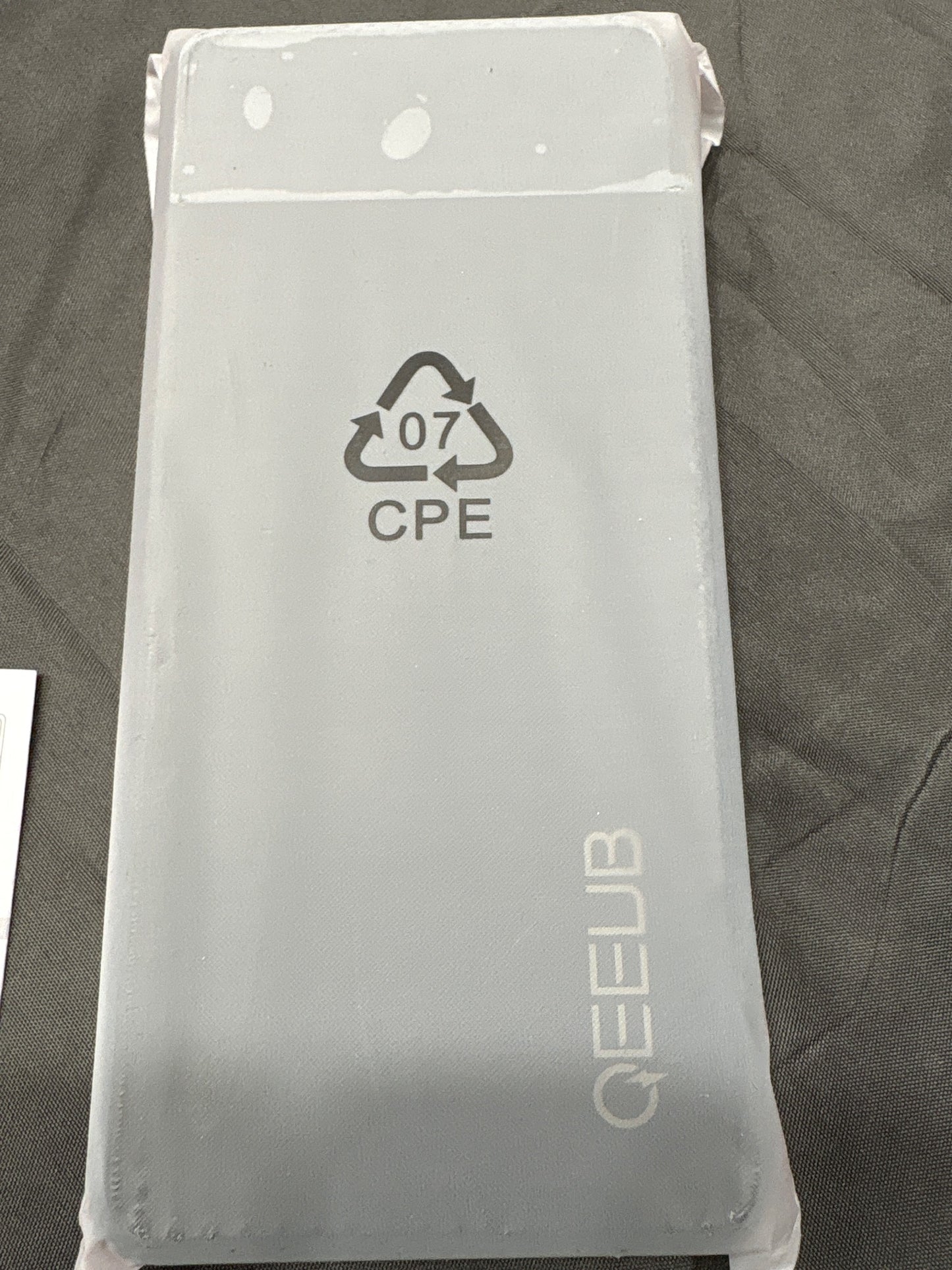 QEEUB YN-050P 30000mAh Power Bank USB-C PD 22.5W Portable Charger