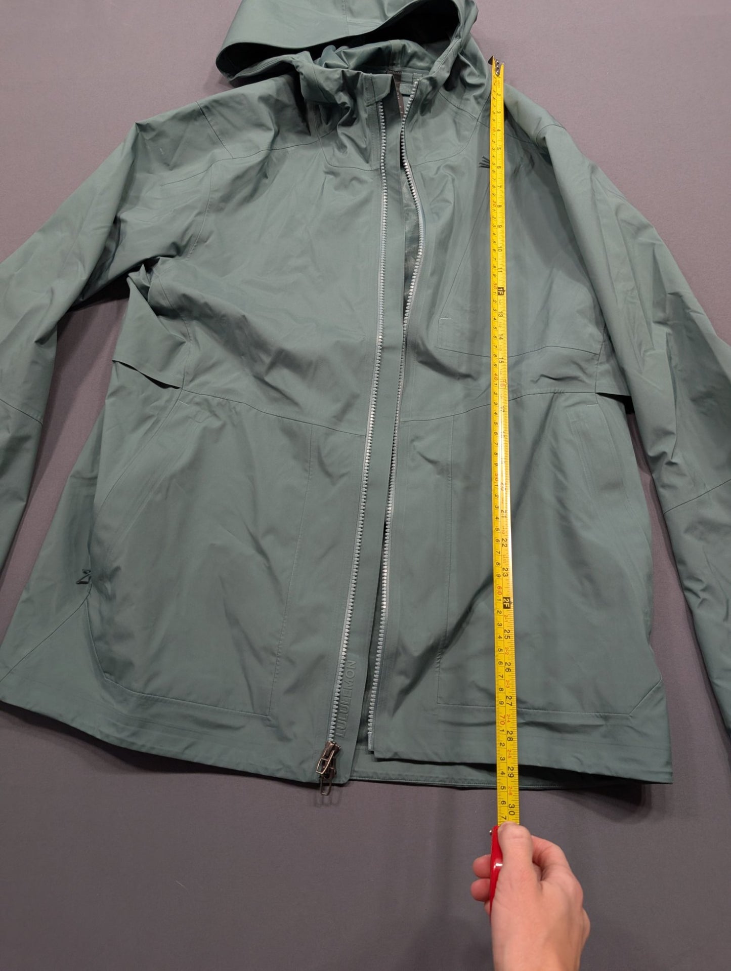 Lululemon Women's Hooded Rain Jacket Size M Sage Green Waterproof