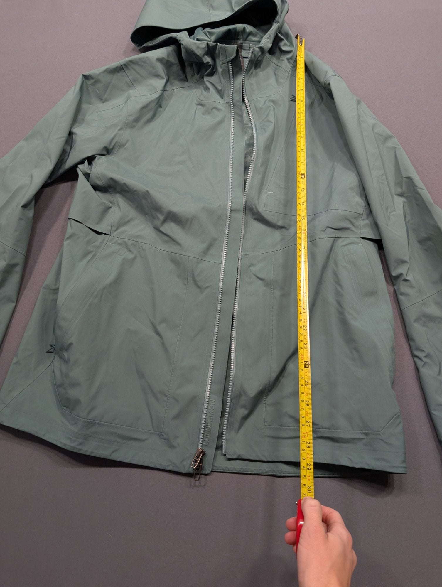 Lululemon Women's Hooded Rain Jacket Size M Sage Green Waterproof