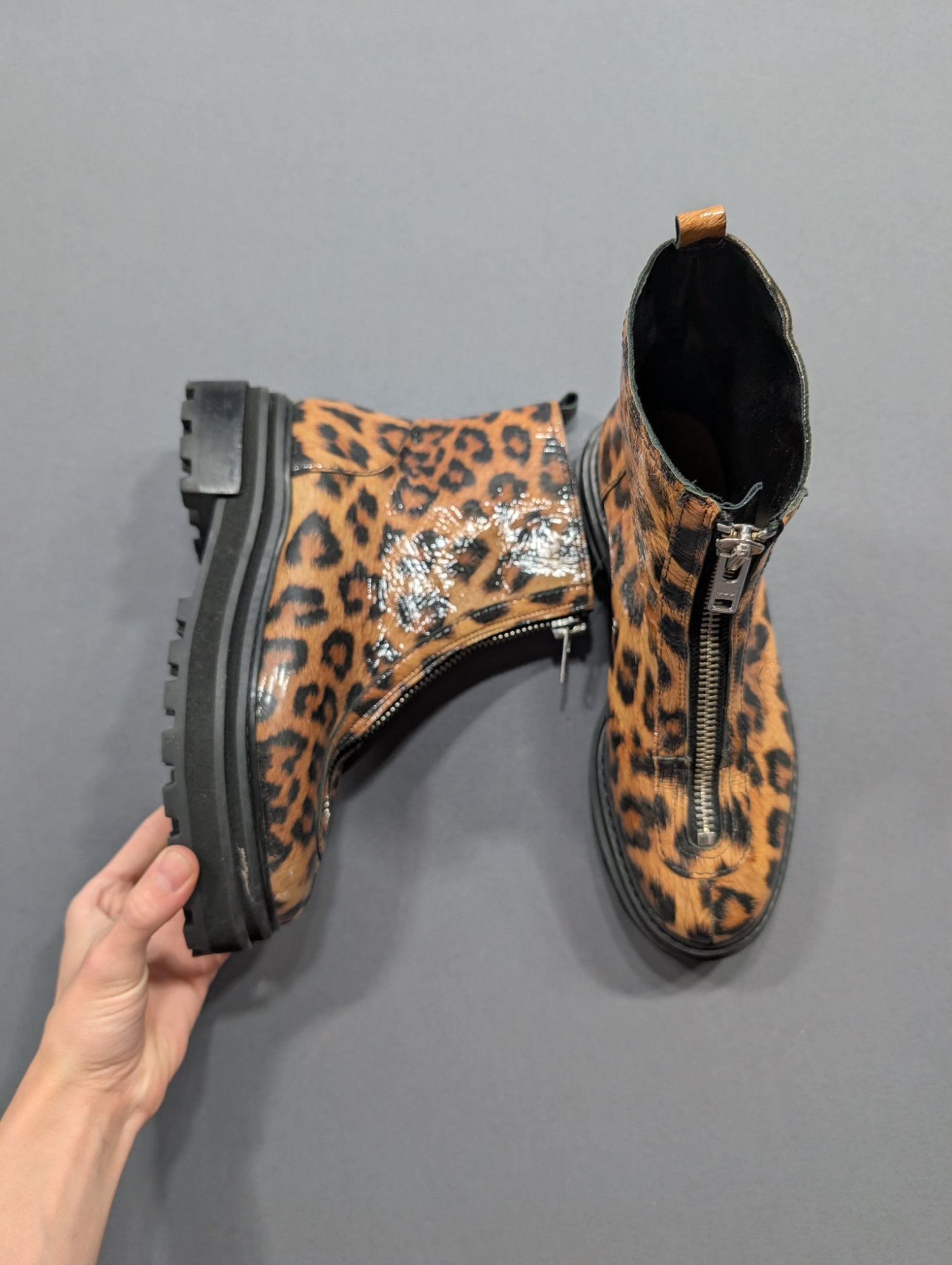 Schutz S-Marylle Leopard Print Ankle Boots Sz 7 Front Zip
