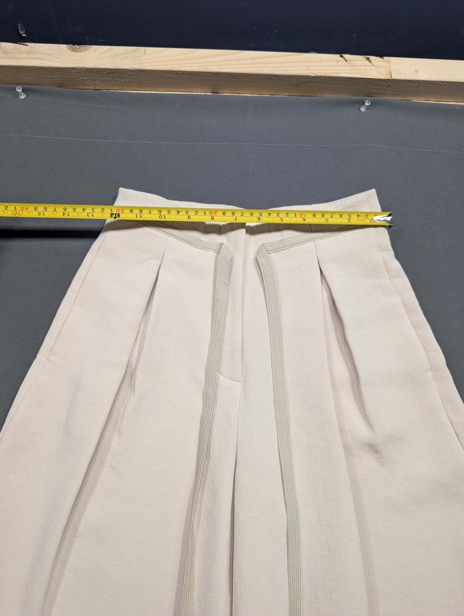 Wilfred Size 0 Wide-Leg Pleated Trousers Cream High-Rise Culottes