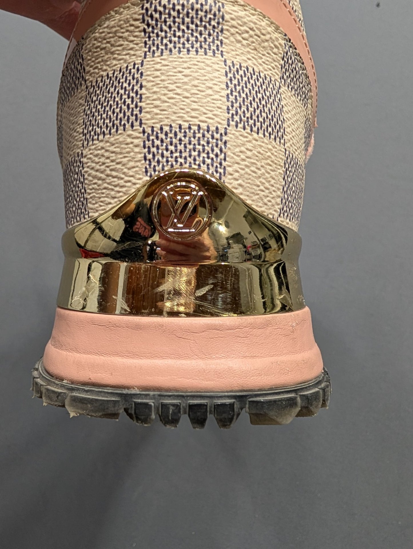 Louis Vuitton Run Away Sneaker Rose Damier Azur EU 38 Pink