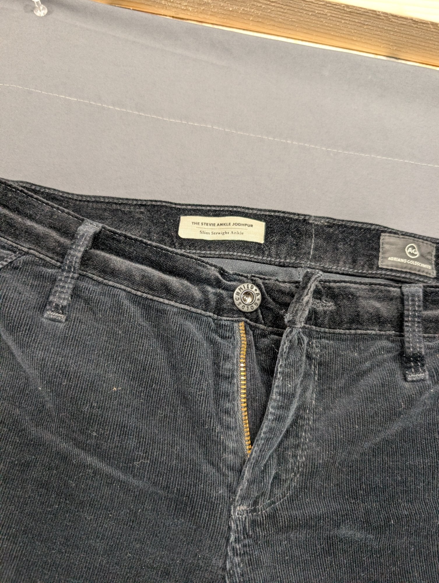 AG Adriano Goldschmied Stevie Ankle Jodhpur Cord 28R Slim Straight