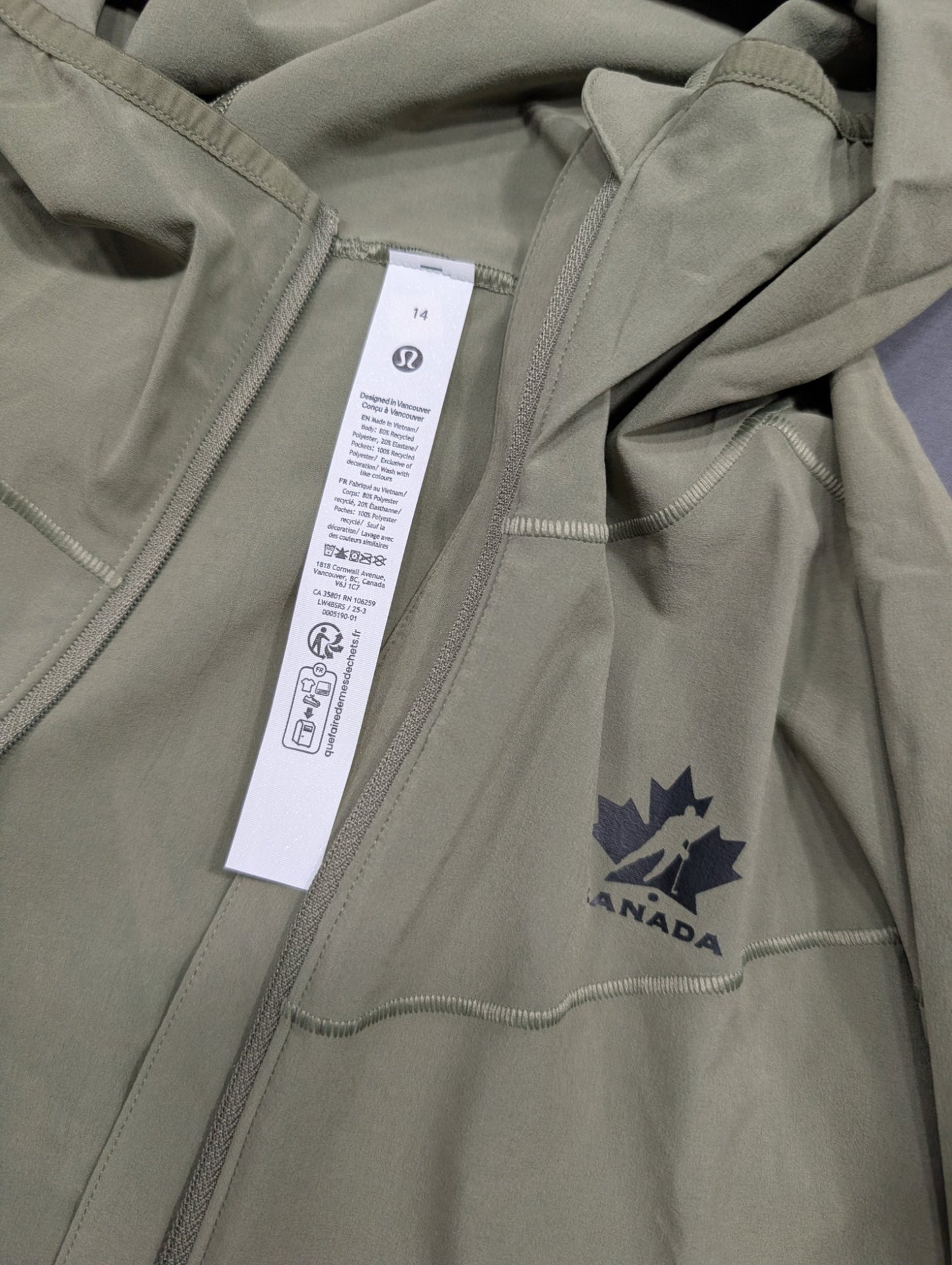 Lululemon Mist Over Windbreaker Team Canada Hooded Jacket Sz 14